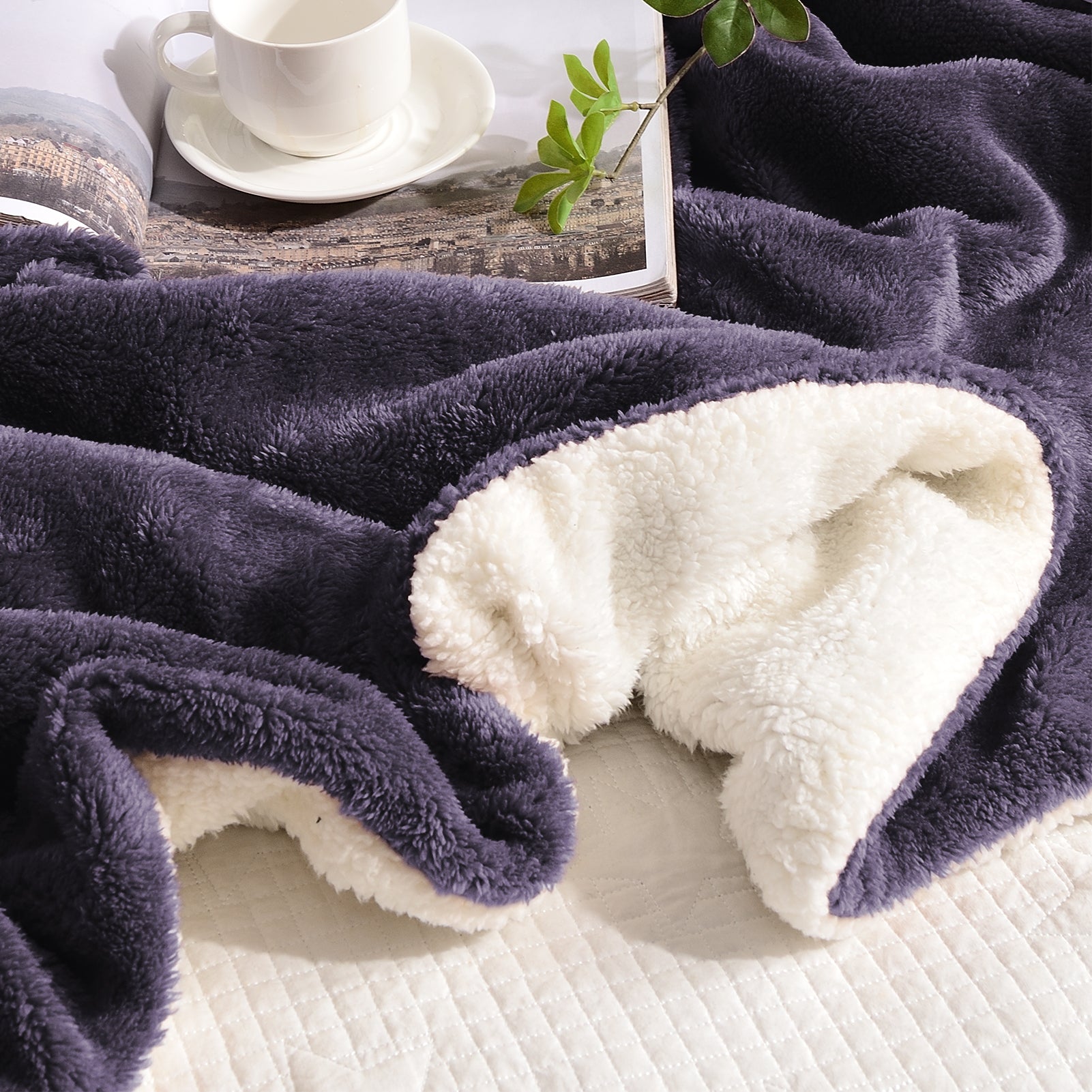 Polar Fleece Sherpa Throw Blanket