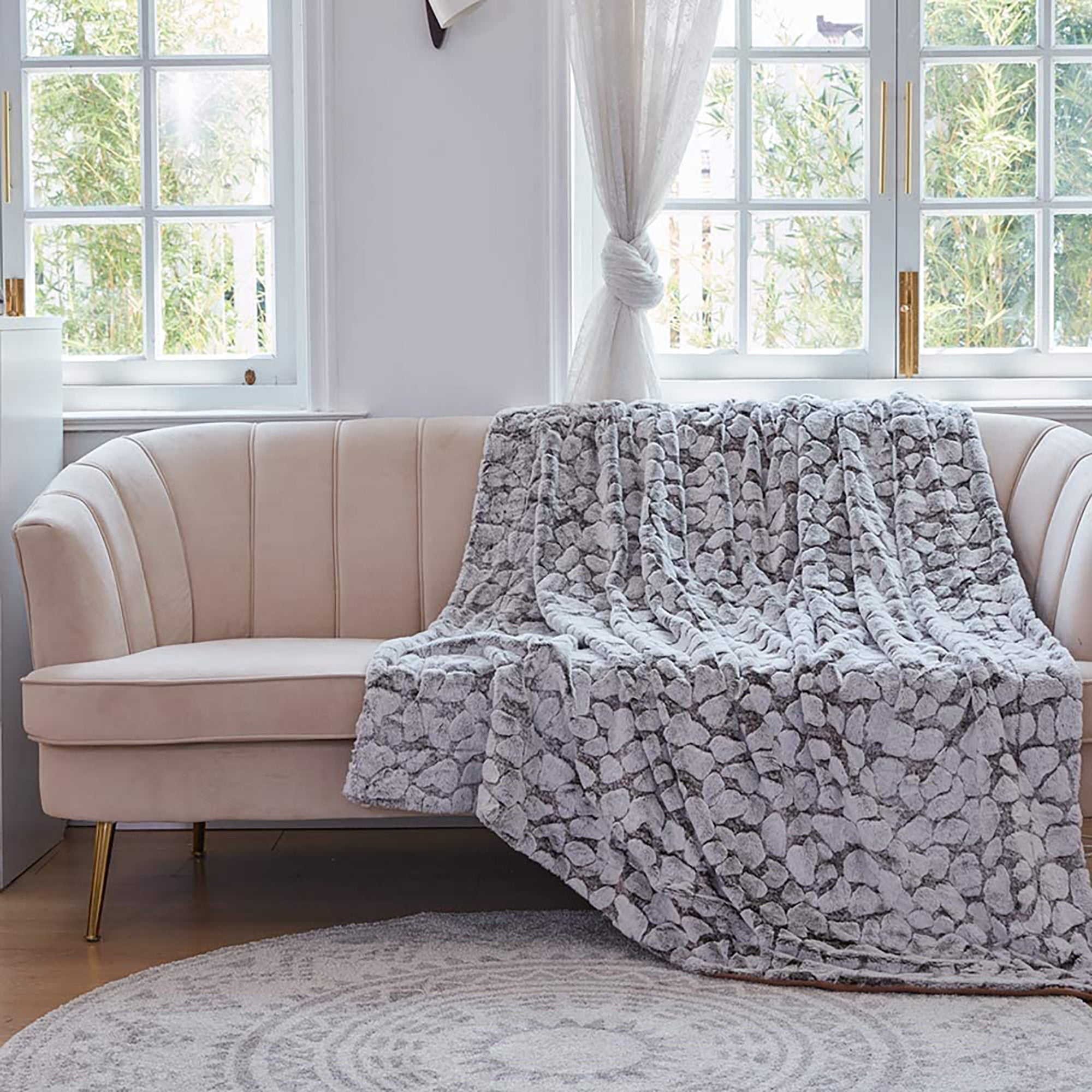 Rabbit Faux Fur Fleece Throw Blanket - Stone Pattern