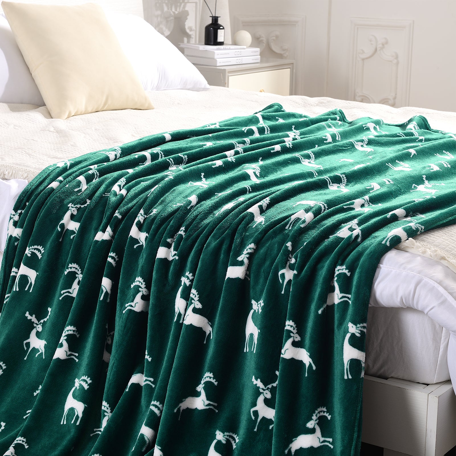 Flannel Fleece Throw Blanket for Christmas - Reindeer Print